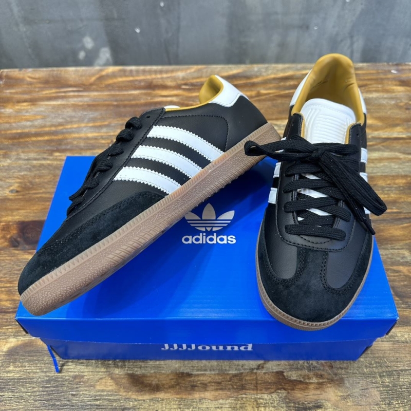 Adidas Sneakers